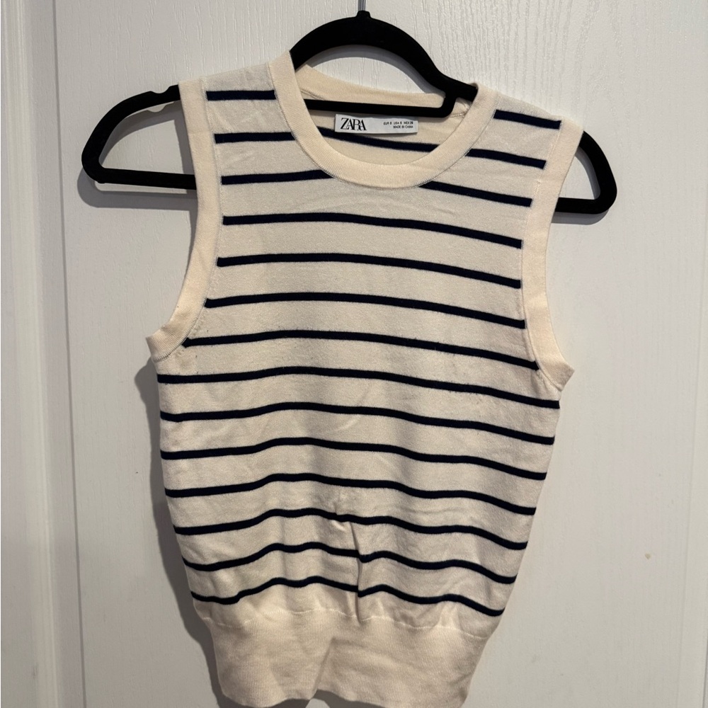 Zara Women's Striped Sleeveless Sweater - Cream and Black